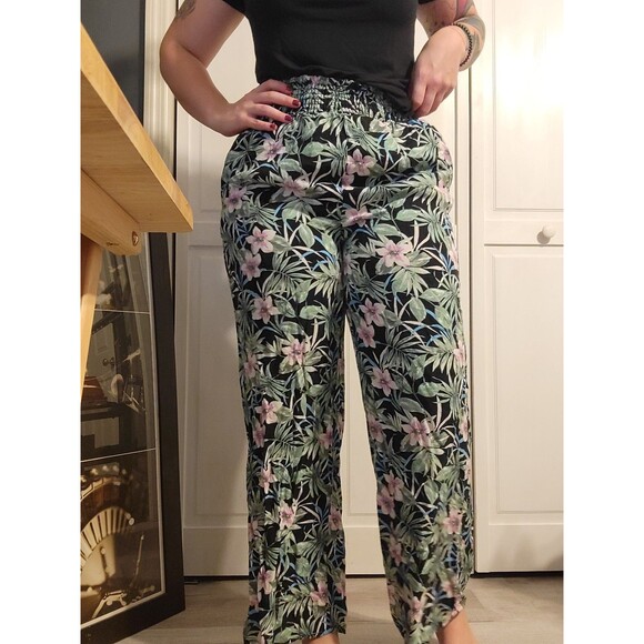 Flowy floral pants - Picture 1 of 5